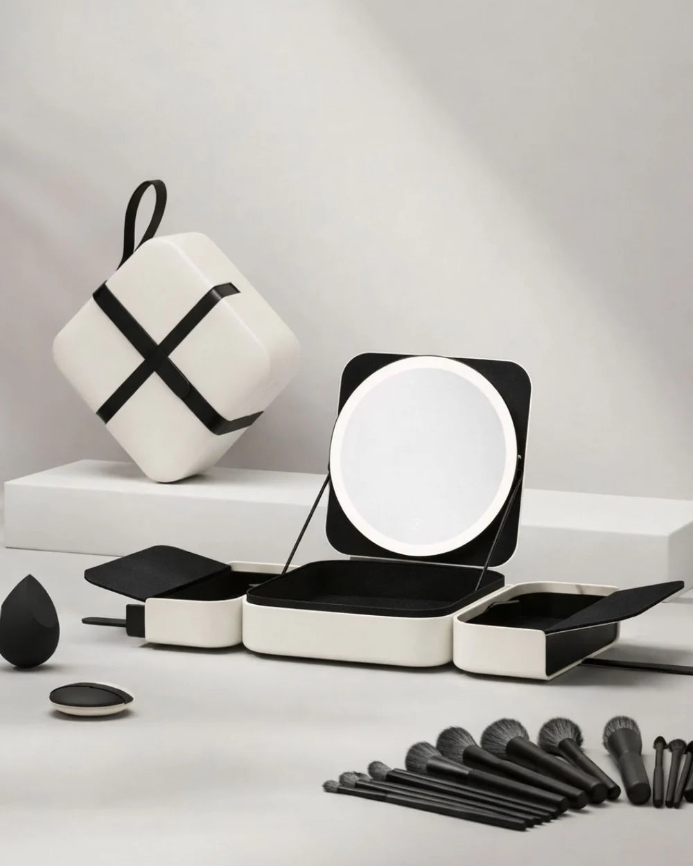 FASCINATE™ LED Beauty Case